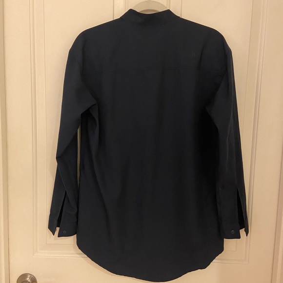The North Face Women Blouse Top Button Down Shirt Size Small Navy Blue Flashdry - Picture 2 of 4